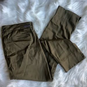 Level 99 satin olive green high rise cropped pant 32